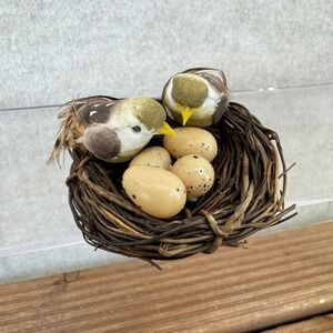 Vtg Tiny Bird Nest 2 Feathered Birds 4 Speckled Eggs Nature Decor